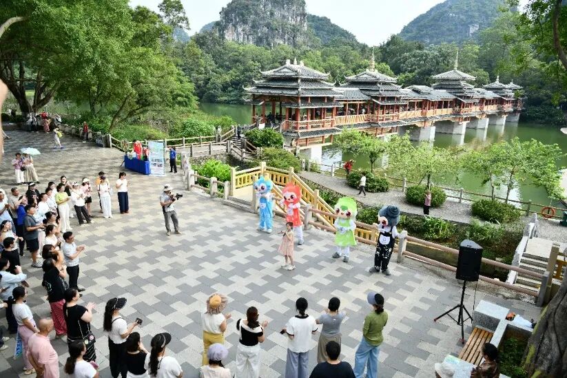 柳州市开展“山水之约・分类同行”世界清洁日主题宣传活动